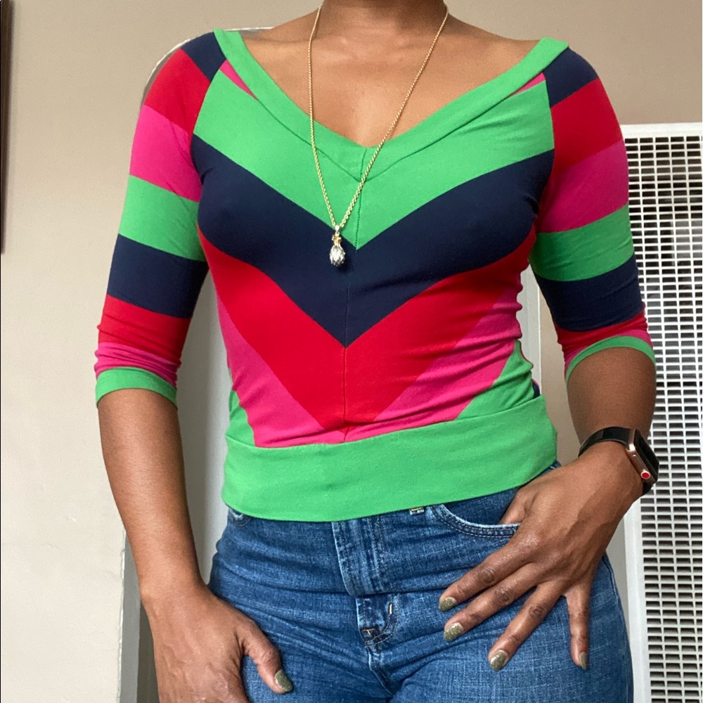 V-Neck T-Shirt M